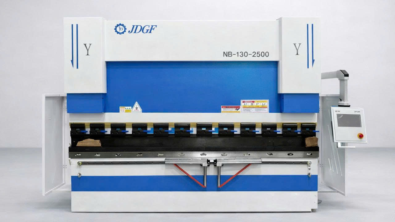 Máy chấn NC 130T2500 - ảnh 1