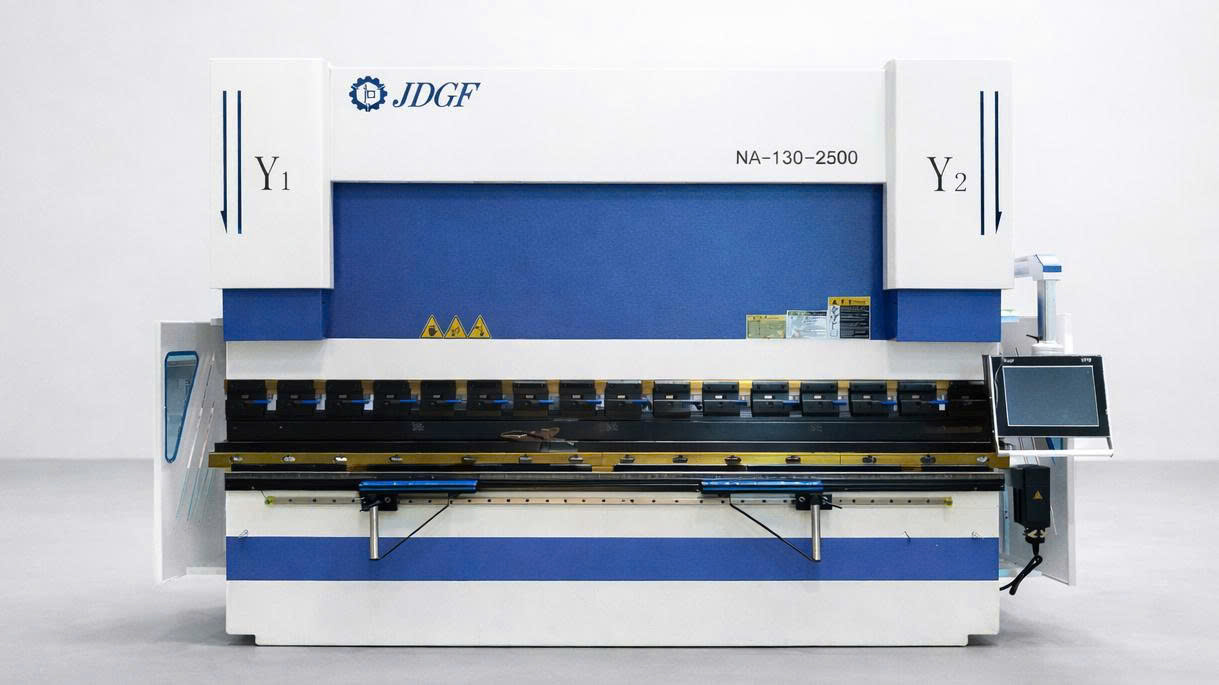 Máy chấn CNC 130T2500 - ảnh 1