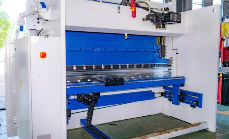 Máy chấn tôn thủy lực 100 tấn – PBC 100T/3200 - ảnh 10