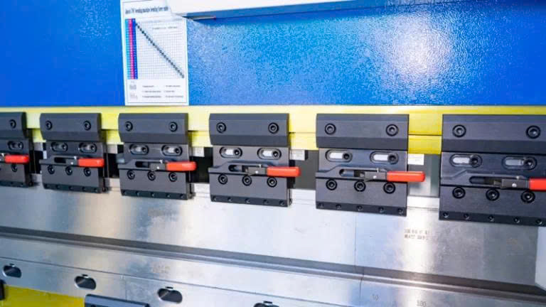 Máy chấn tôn thủy lực 100 tấn – PBC 100T/3200 - ảnh 9