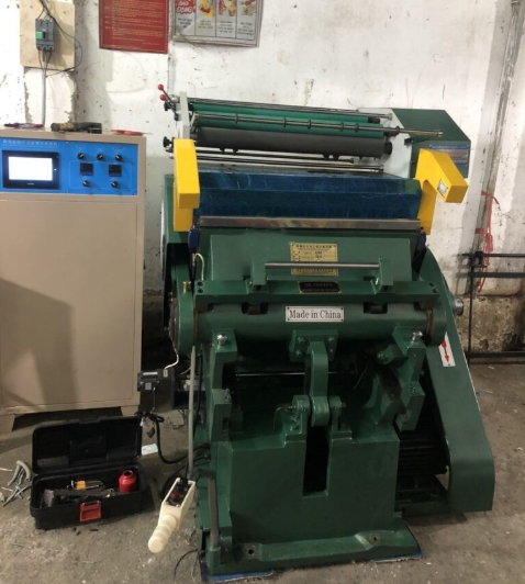 Máy bế ép nhũ (Bế ép kim) TYMB-1200 - ảnh 1