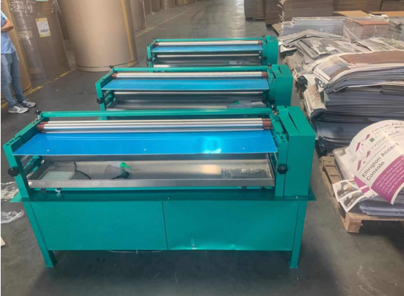 Máy bôi keo trên giấy BK-1000 - ảnh 1