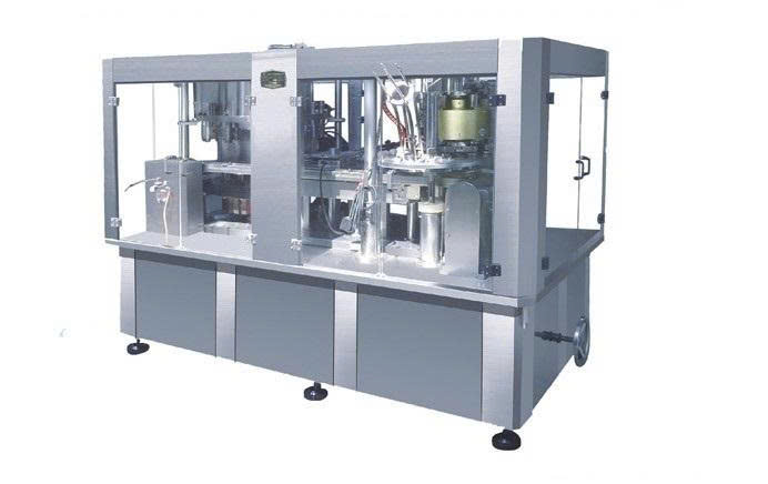 Máy chiết rót (chất lỏng có ga) và đóng nắp tự động cho lon nước giải khát XT-GZJ01