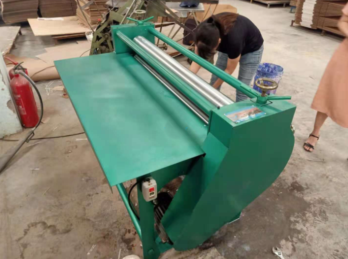 Máy bôi keo thùng carton (Bồi thùng carton sóng) CT-1800