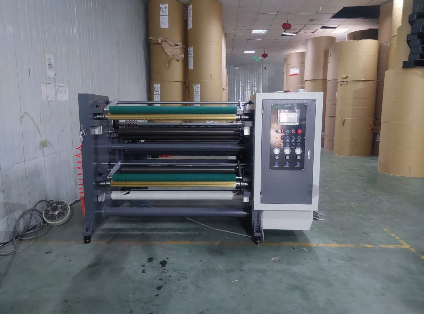 Máy chia cuộn giấy 1300/1600 (giấy photo, giấy bao bì) 
